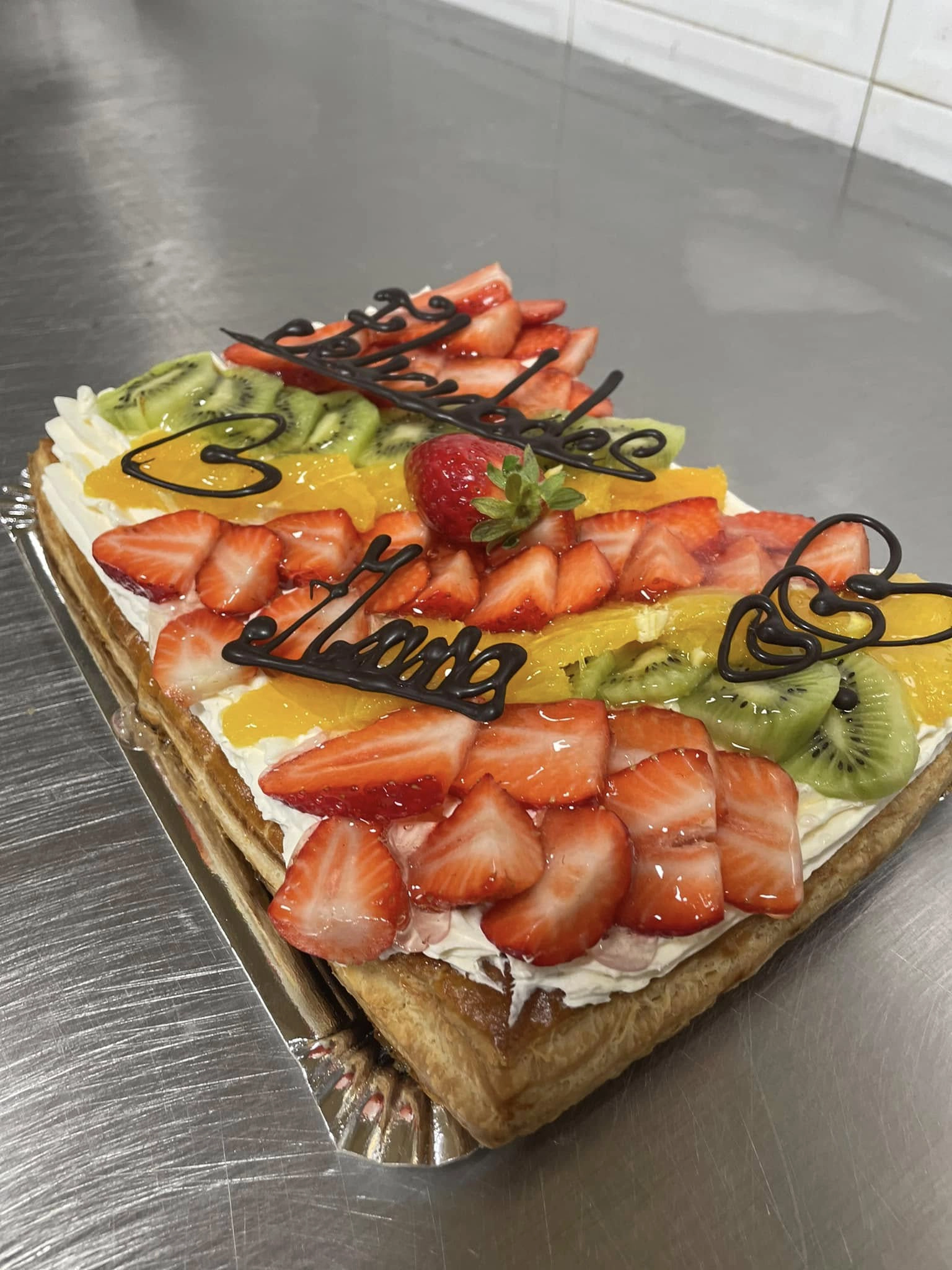 tarta de frutas frescas panaderia la moderna