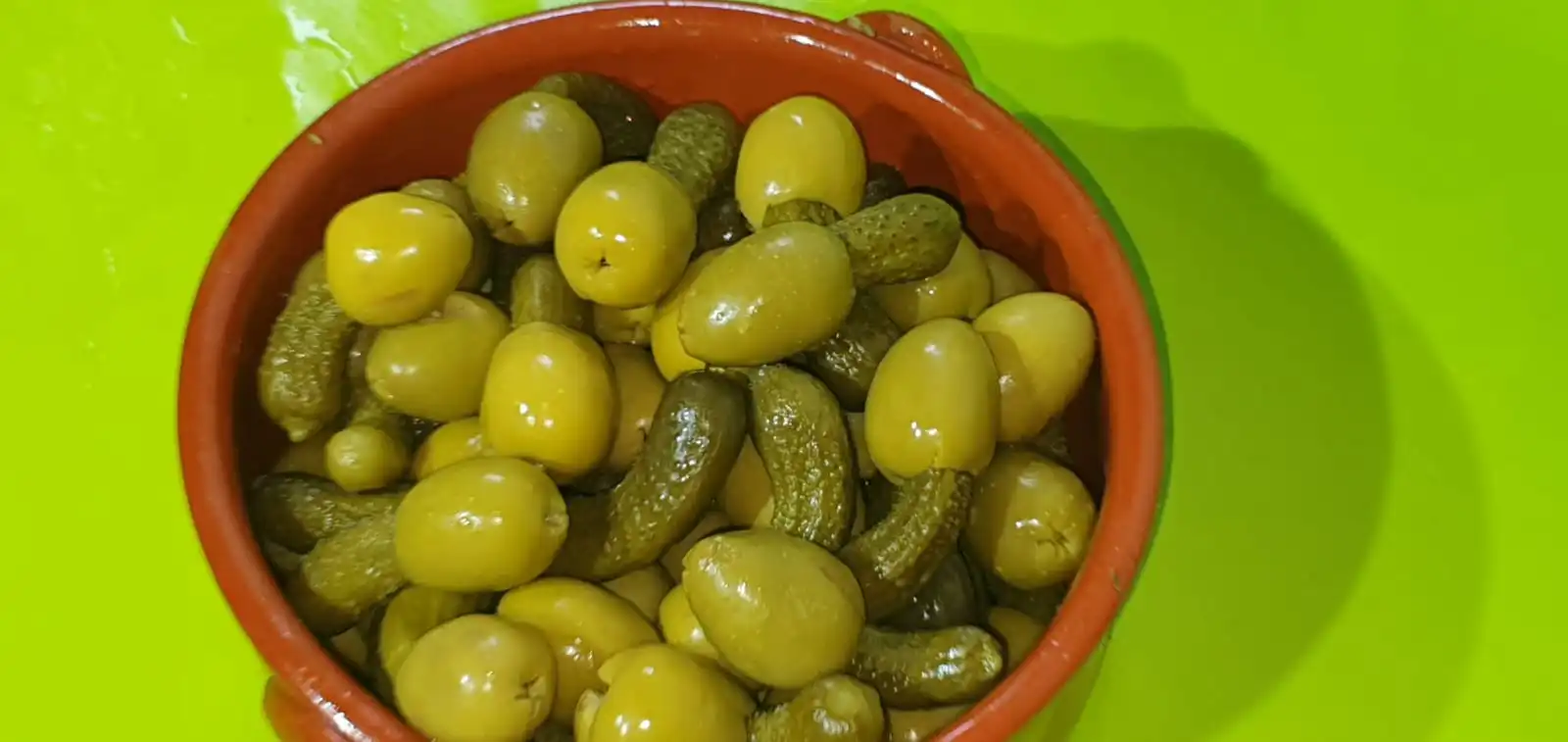 Aceitunas con pepinillos de Las Dos Cayuelas