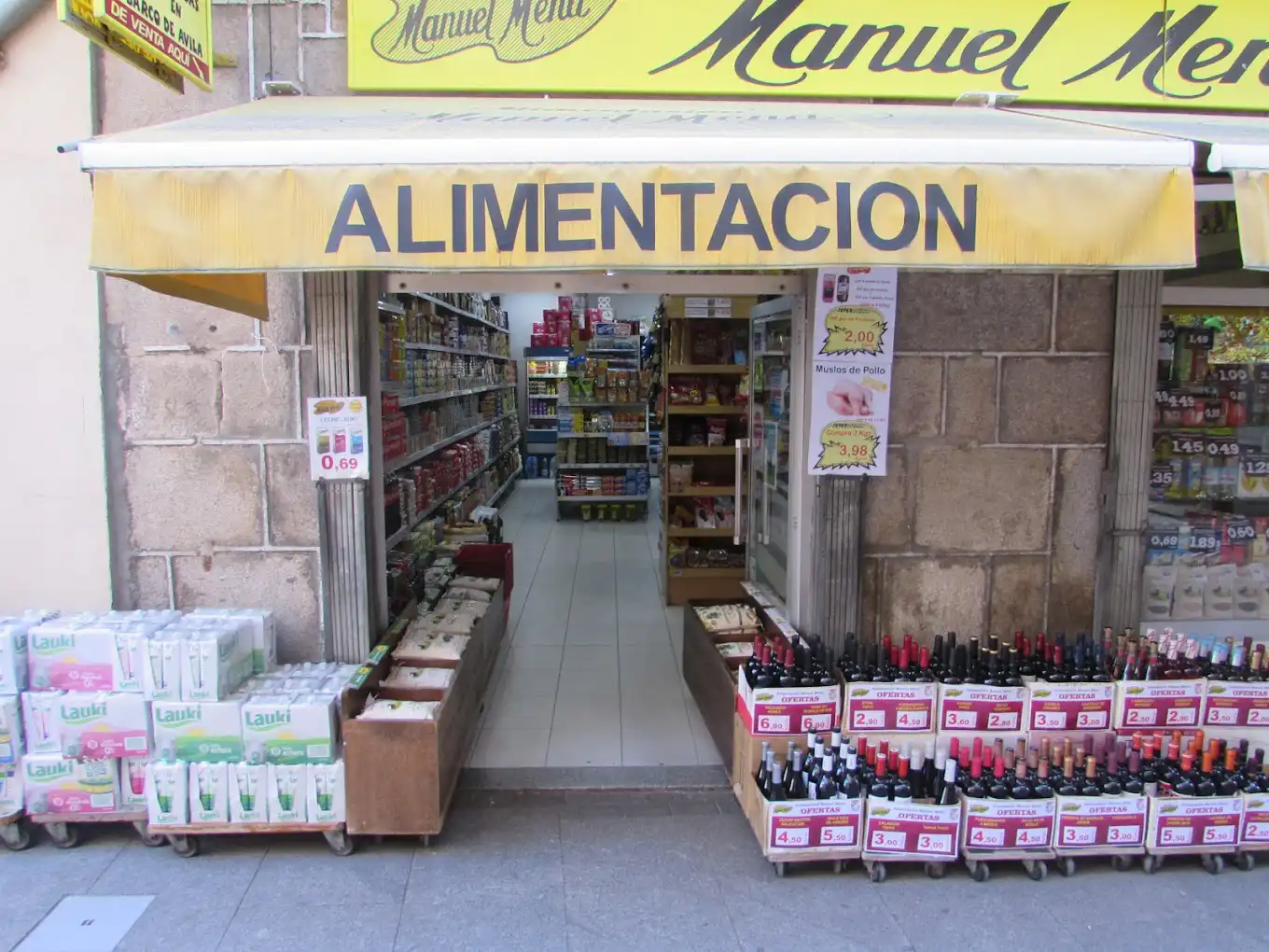 Tienda de Alimentación Manuel Mena en Avila