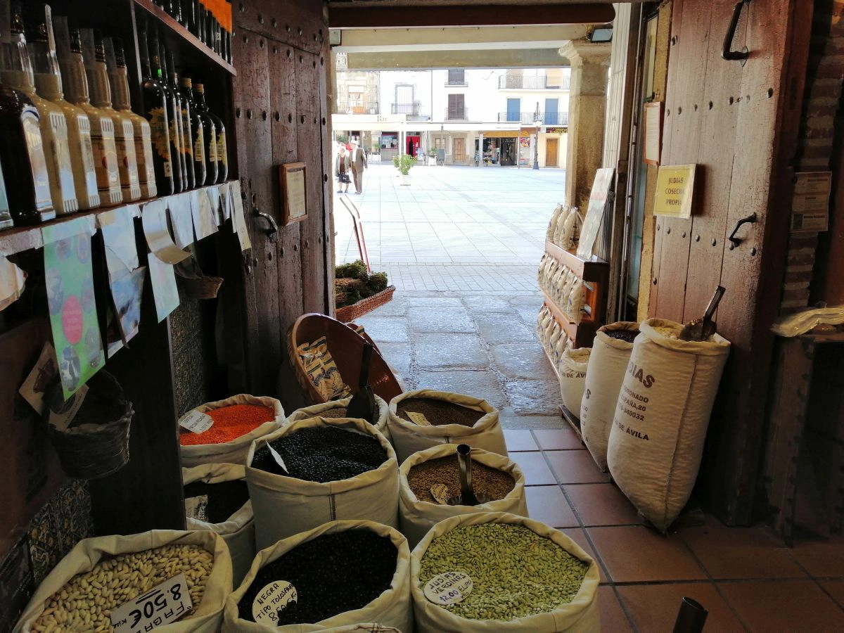 interior tienda Legumbres Coronado