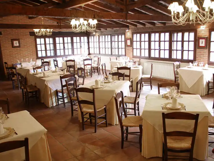 comedor restaurante posada el molino del cubo