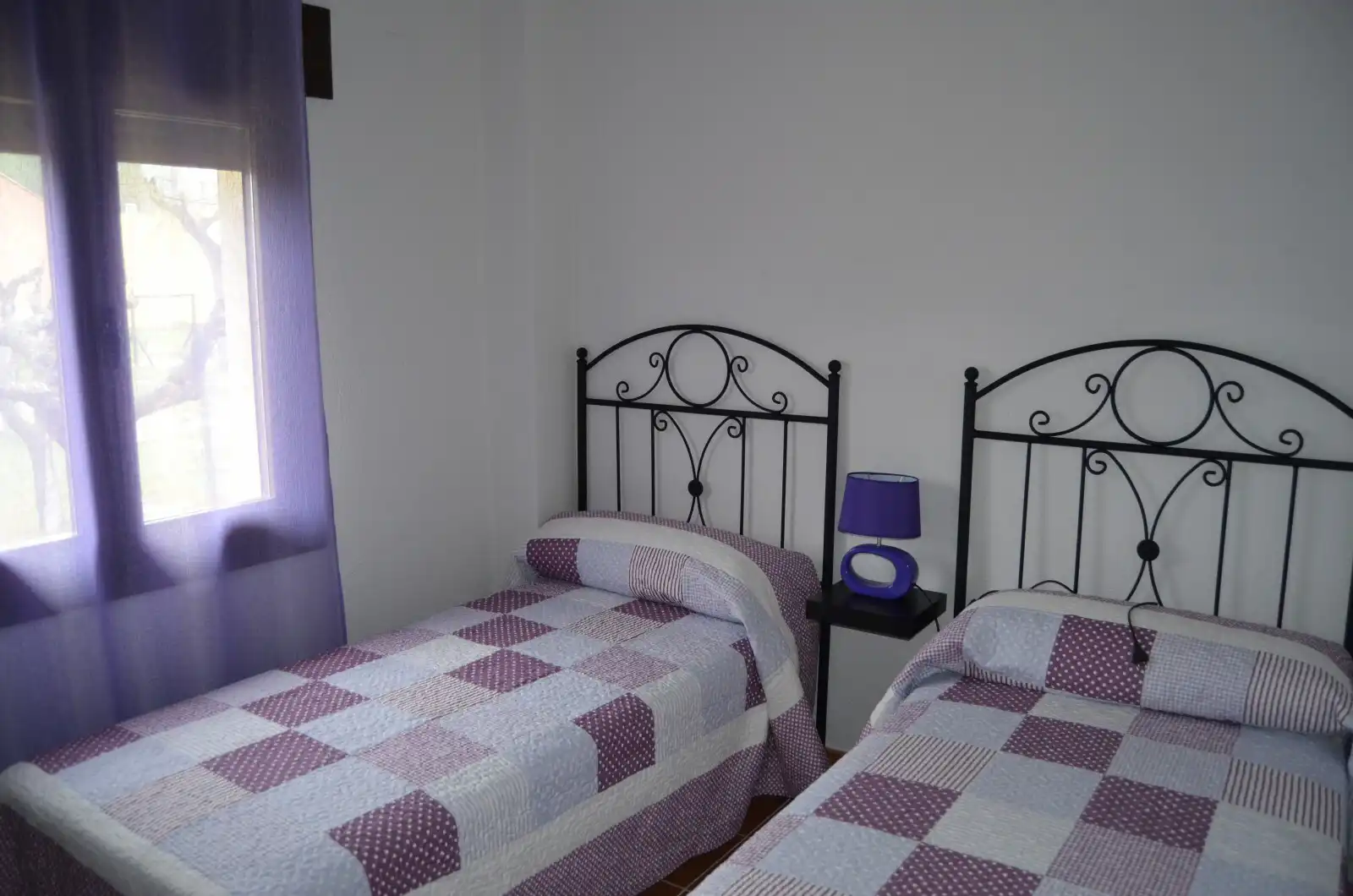 habitacion-interior-alojamiento-apartamentos-rurales-la-eliza