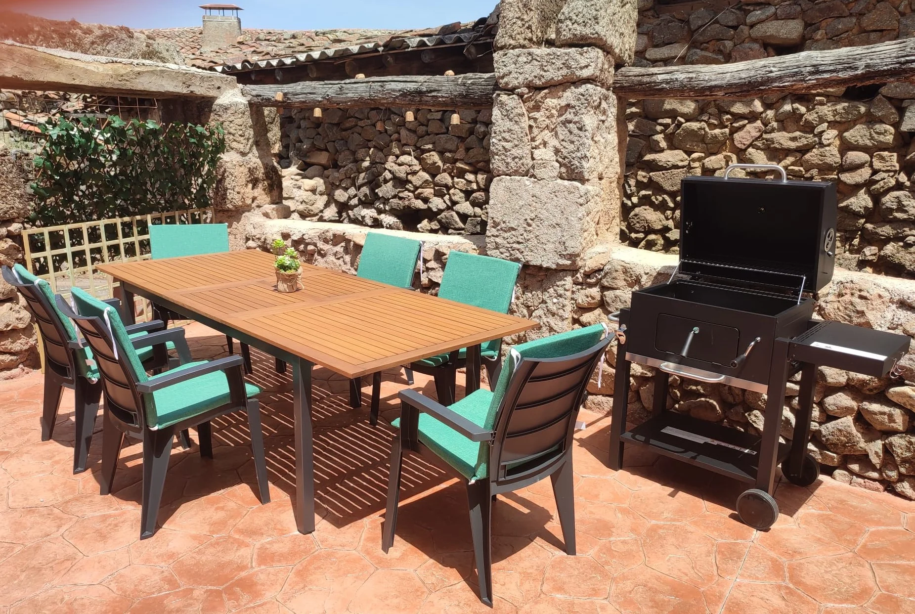 patio-casa-rural-regajo-lobos